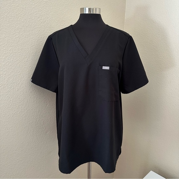 FIGS Catarina One-Pocket Scrub Top TM Black PO1273 - Picture 3 of 13